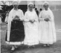 Lányok mise után a templomnál 1940 körül